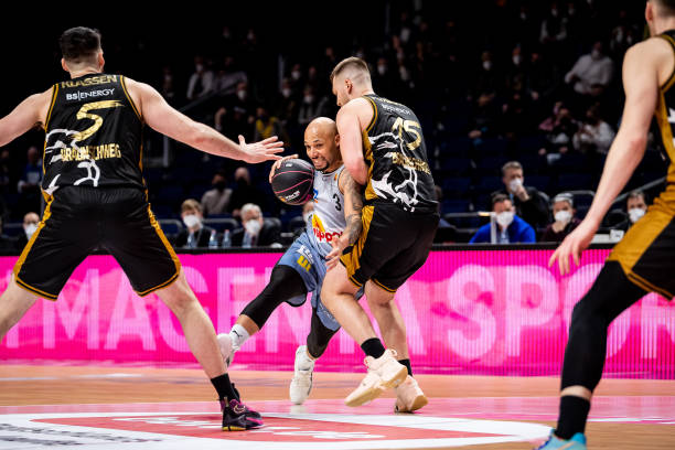 国足正在踏 国足正在踏