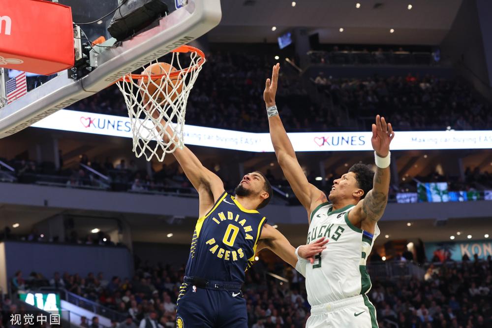 孙颖莎在比 孙颖莎在比