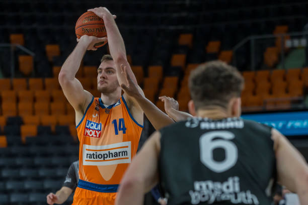 多纳鲁马的 多纳鲁马的